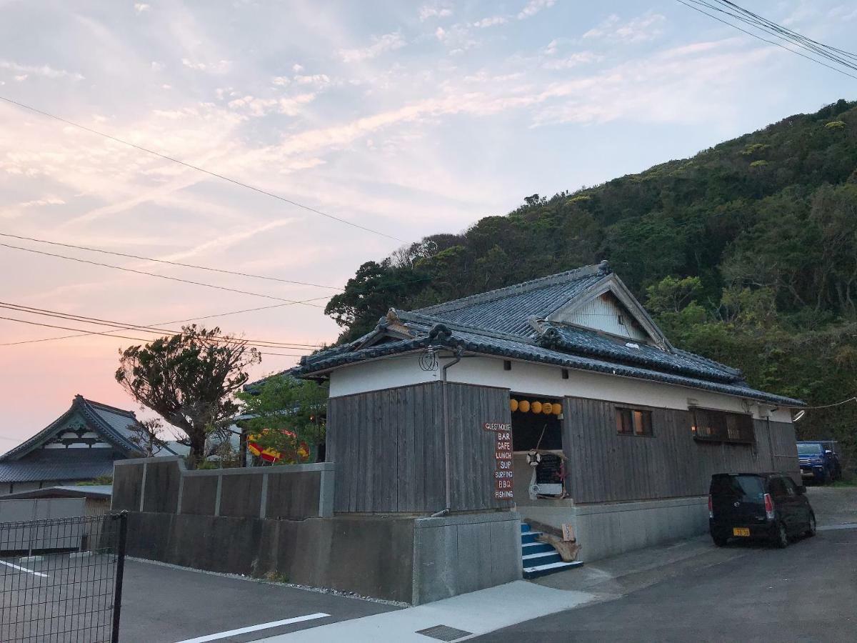 Guest House & Bar Diamond Head Mihana Exterior photo